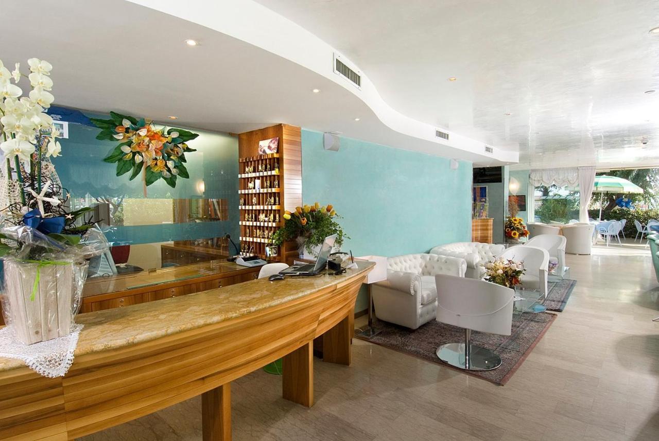 Hotel Margareth Riccione Exterior foto