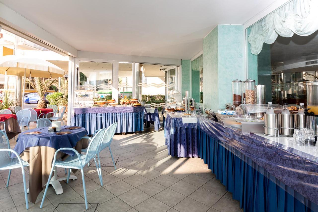 Hotel Margareth Riccione Exterior foto