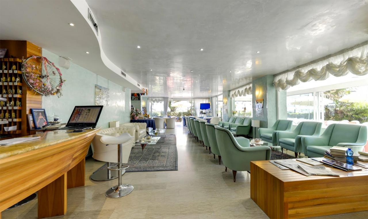 Hotel Margareth Riccione Exterior foto