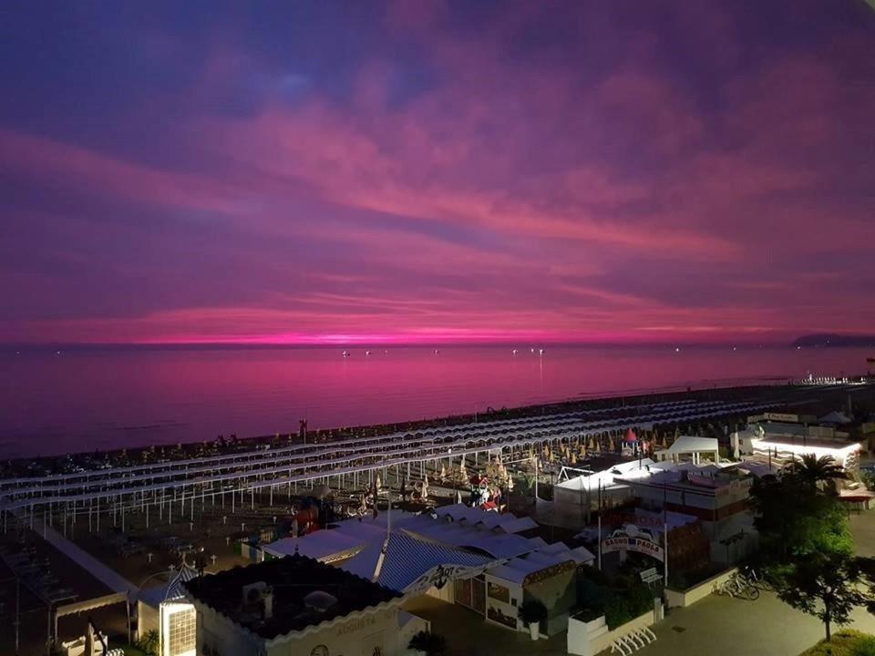 Hotel Margareth Riccione Exterior foto